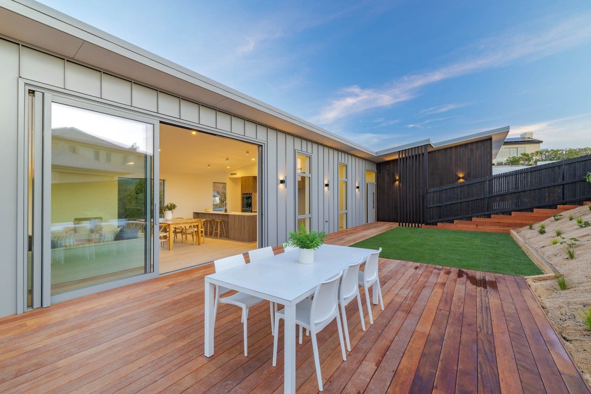 7 Sasaram Lane, Cashmere, Christchurch - Carousel 1