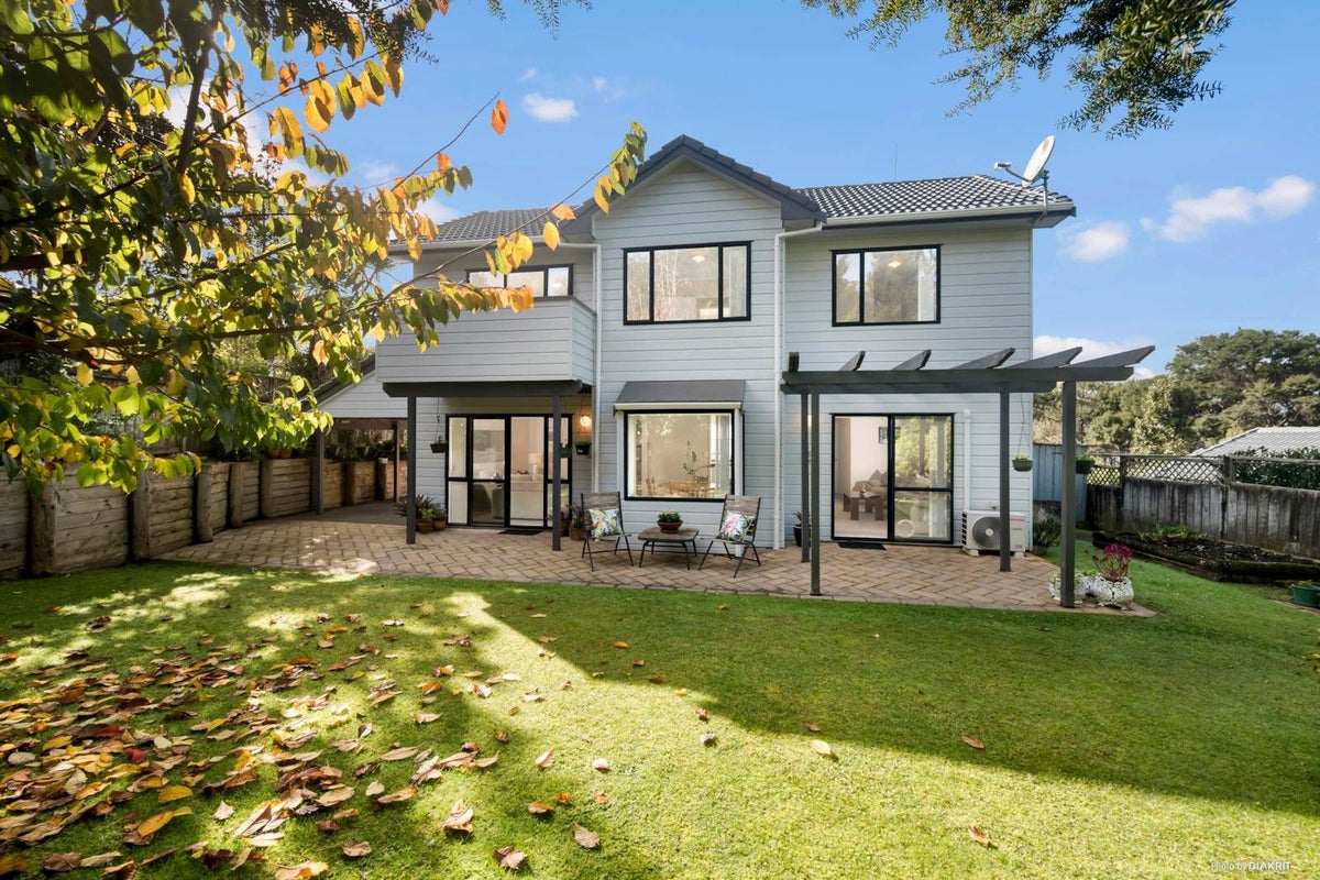 1/3 Antrim Grove, Bayview, Auckland - Carousel 1