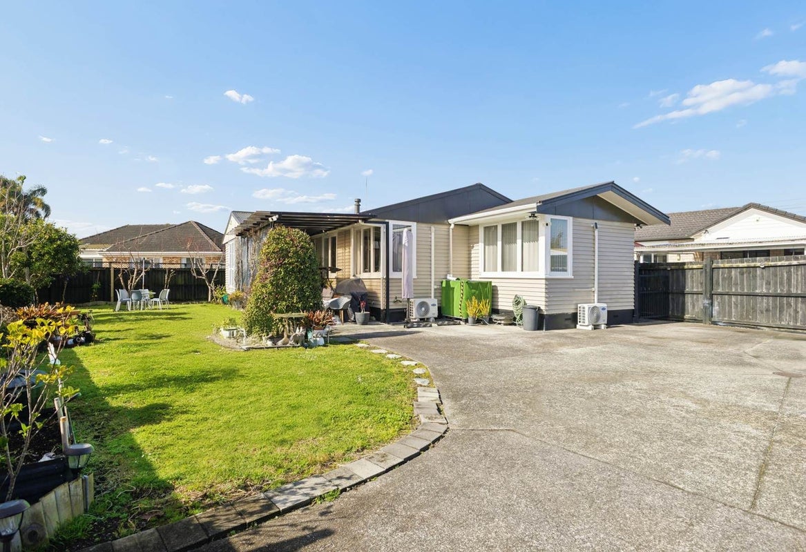 8 Marr Road, Manurewa, Auckland - Carousel 1