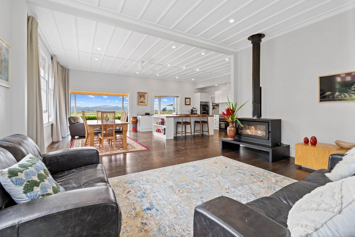 108 South Head Road, Helensville - Carousel 2