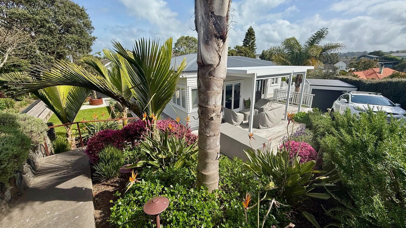 14 Waimana Avenue, Northcote Point, Auckland - Carousel 1