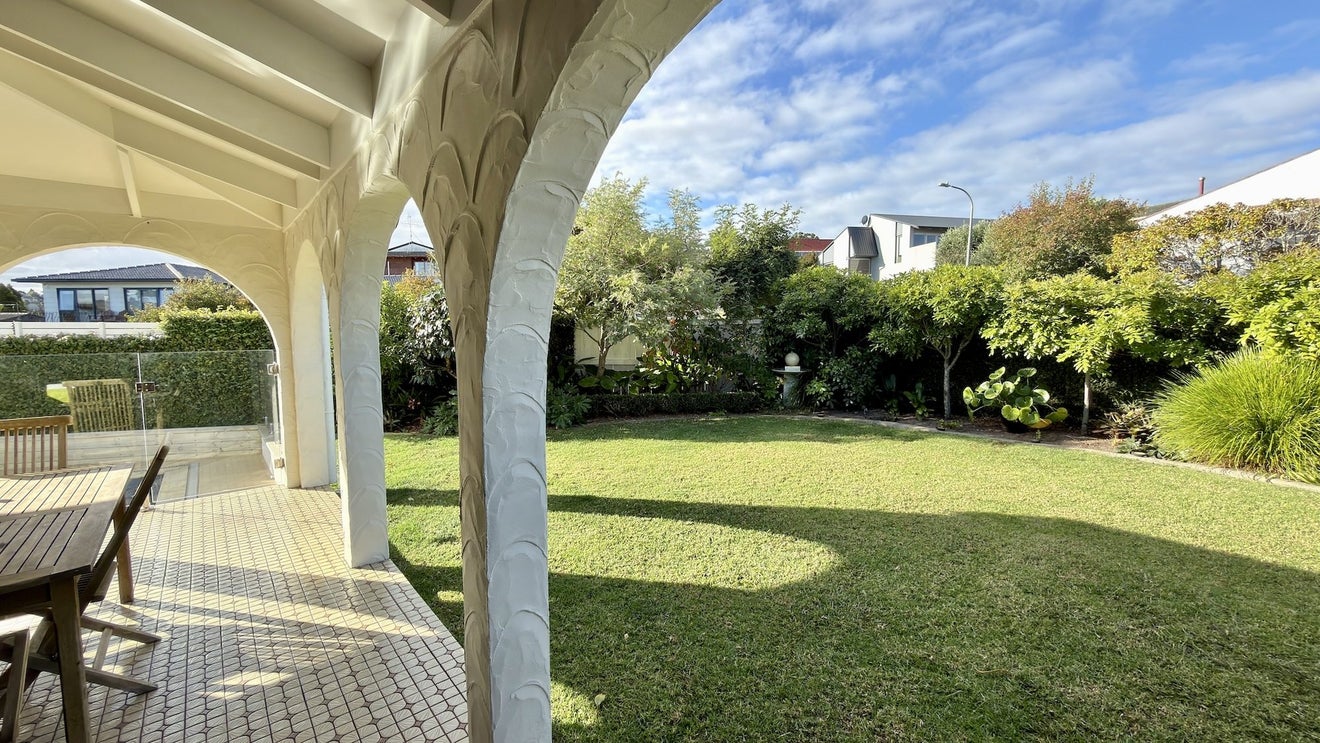 41 Porritt Avenue, Chatswood, Auckland - Carousel 2