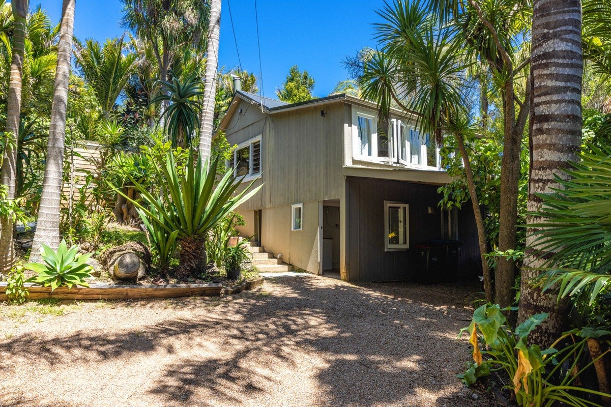 2 Te Toki Road, Ostend, Waiheke Island - Carousel 1