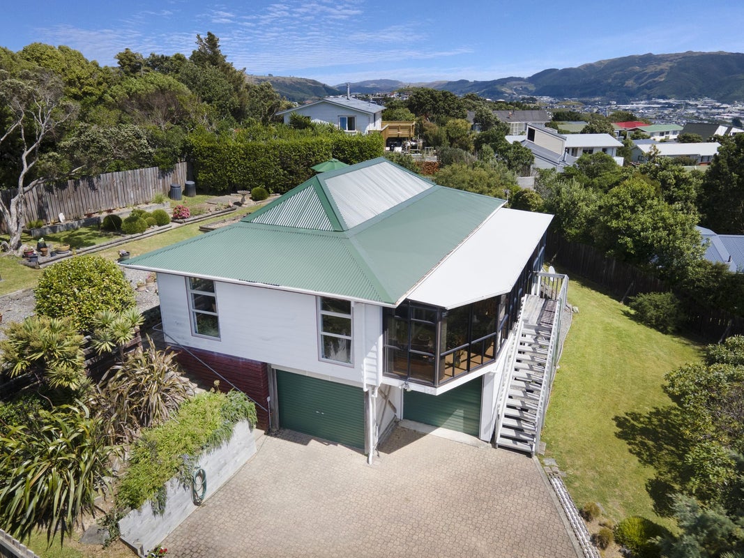 107 Conclusion Street, Ascot Park, Porirua - Carousel 2