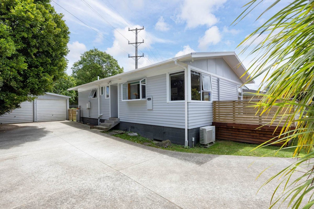 12 John F Kennedy Place, Glen Eden, Auckland - Carousel 2