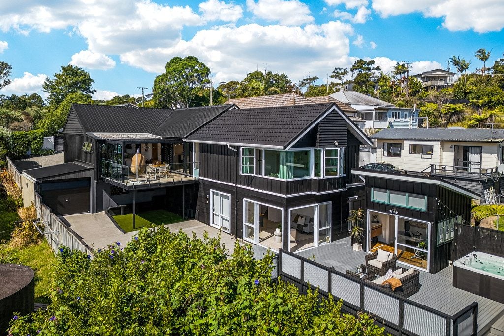 6 Blacks Road, Greenhithe, Auckland - Carousel 1