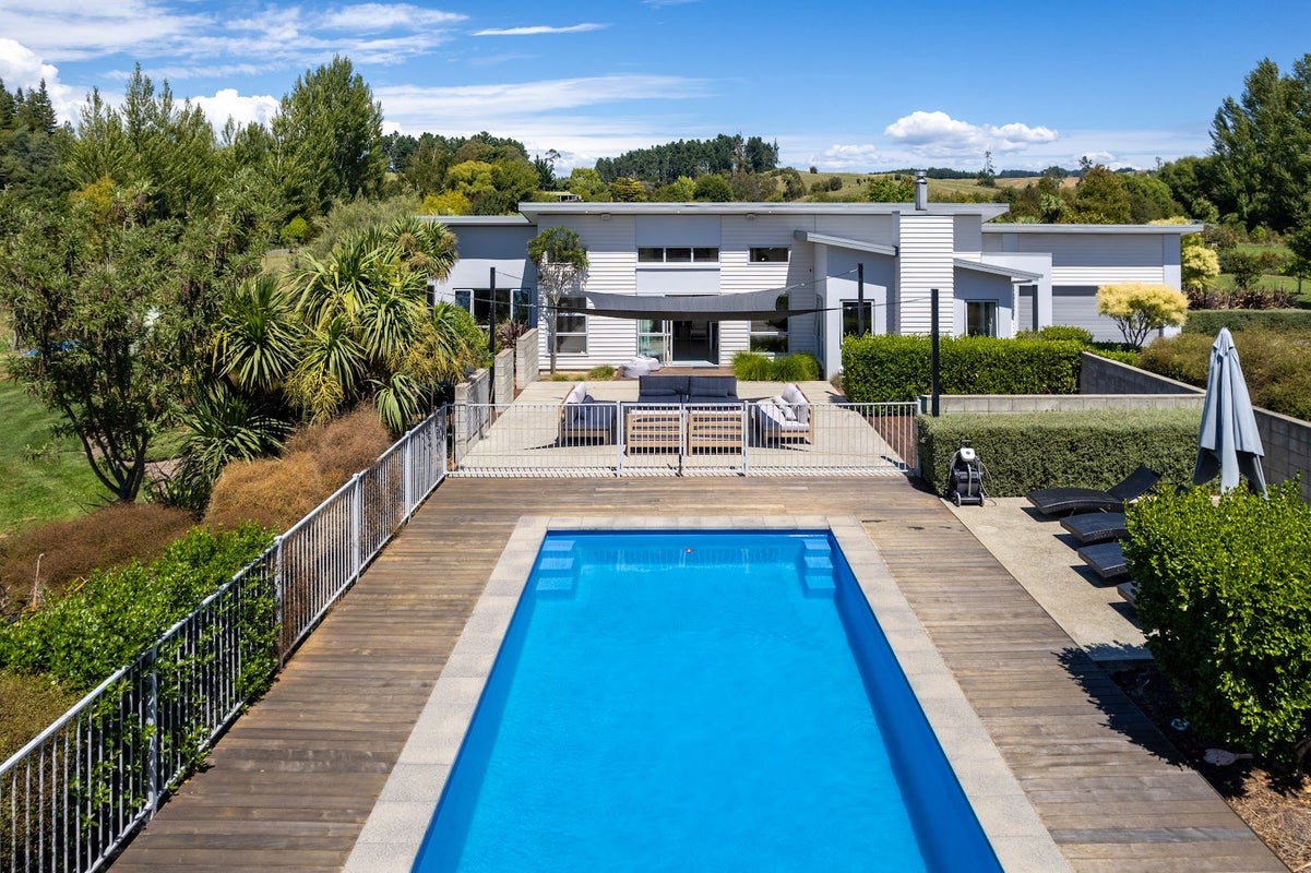 245 Westdale Road, Redwood Valley, Richmond - Carousel 2