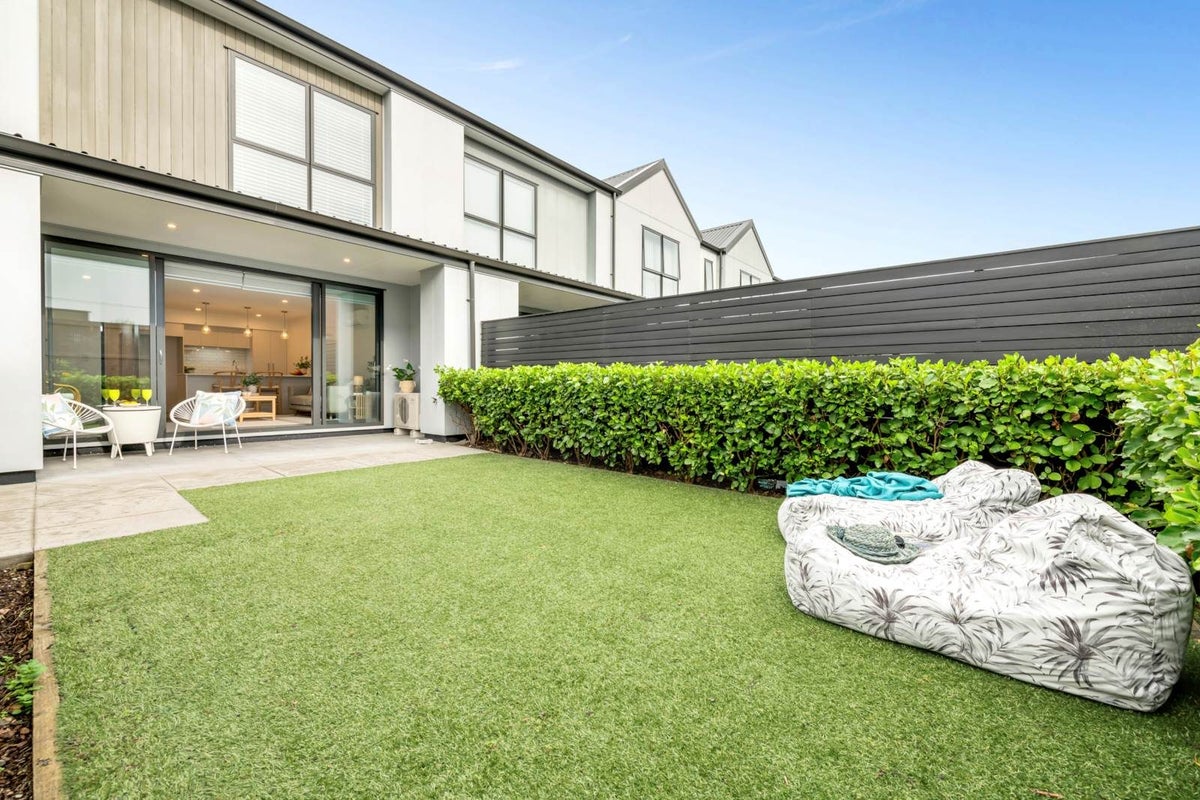 56 Ninth View Avenue, Beachlands, Auckland - Carousel 2