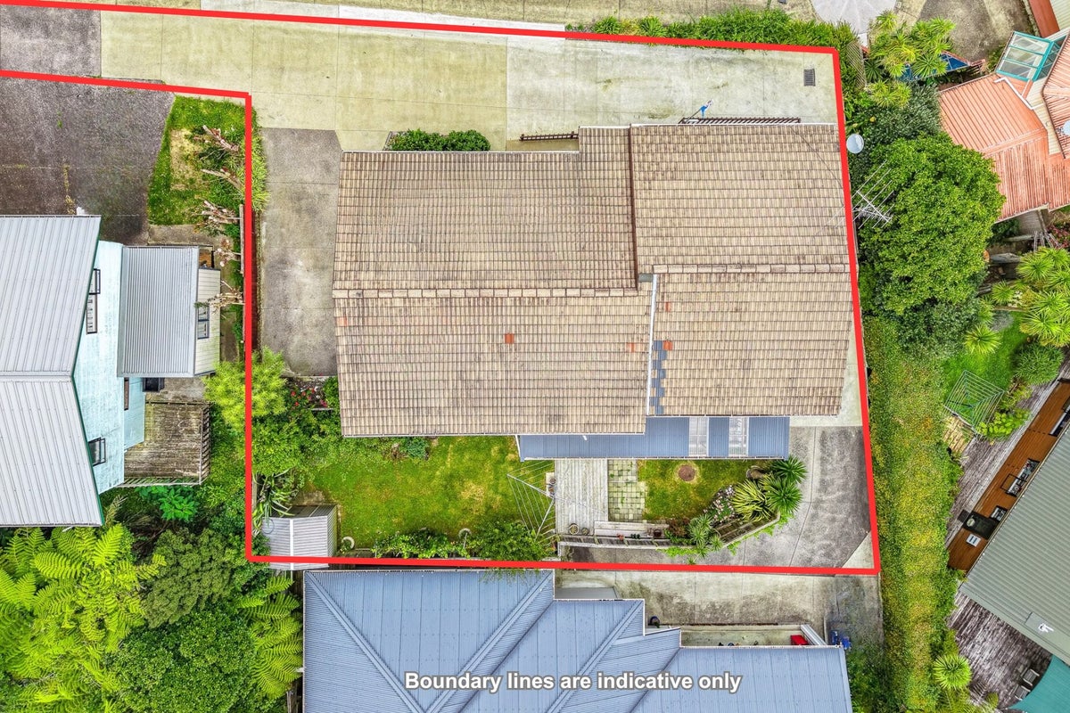21 Barker Rise, Northcross, Auckland - Carousel 21