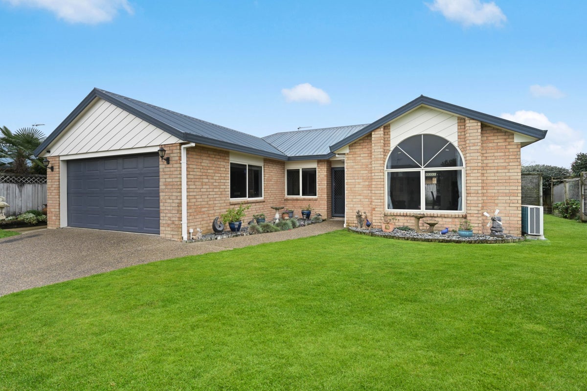 27 Northmeadow Drive, Rototuna, Hamilton - Carousel 1
