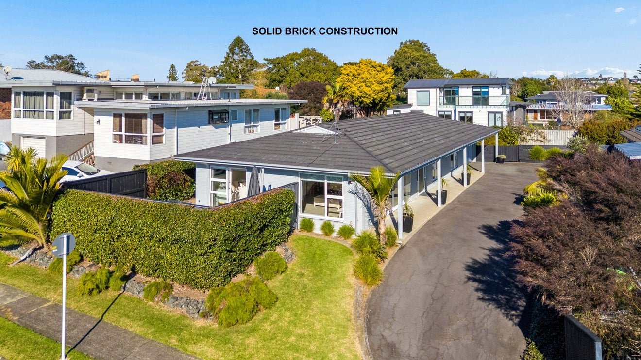 24 The Crest, Sunnyhills, Auckland - Carousel 1
