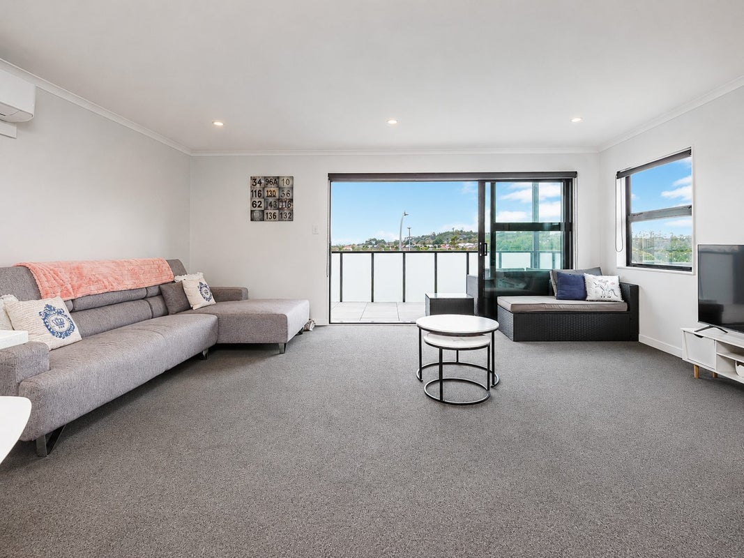 Unit 304/26 Shortfin Place, Flat Bush, Manukau City, Auckland - Carousel 2