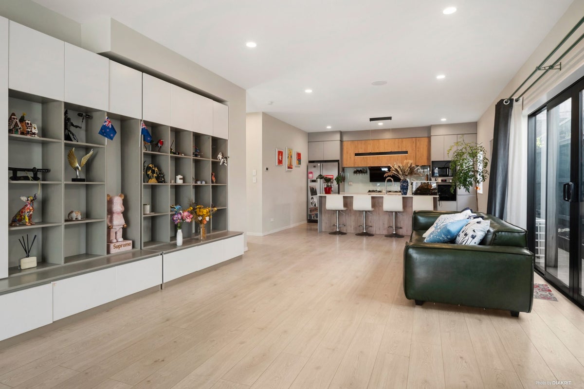 11 Merv Clarke Lane, Massey, Auckland - Carousel 2