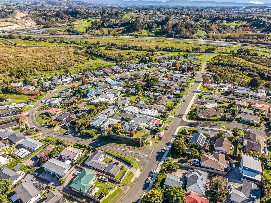 16 Faulkner Street, Gate Pa, Tauranga - Carousel 36
