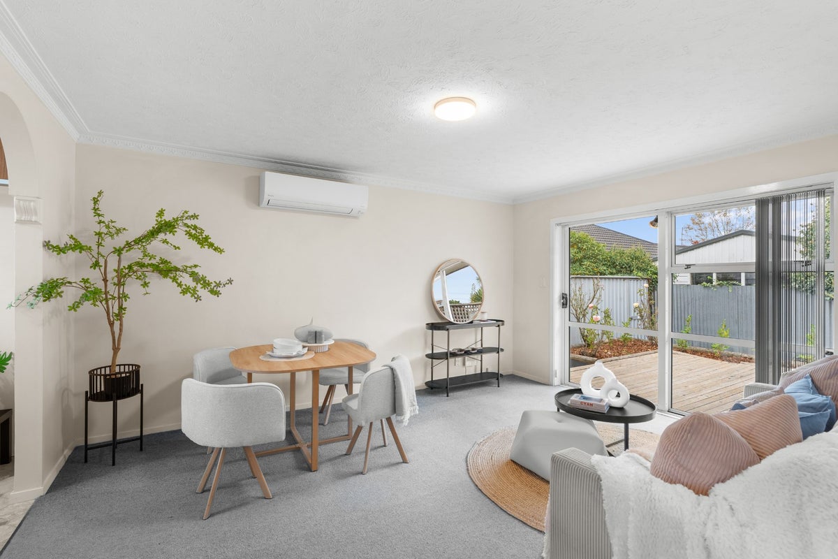 1/18 Sawtell Place, Northcote, Christchurch - Carousel 1