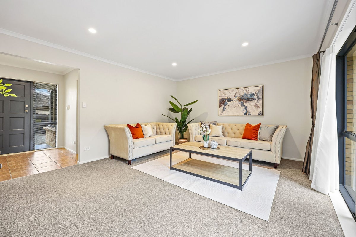 25 Dairyland Drive, East Tamaki Heights, Auckland - Carousel 2