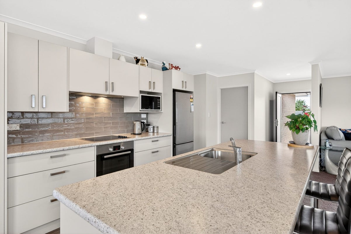 2 Craigmillar Street, Solway, Masterton - Carousel 1