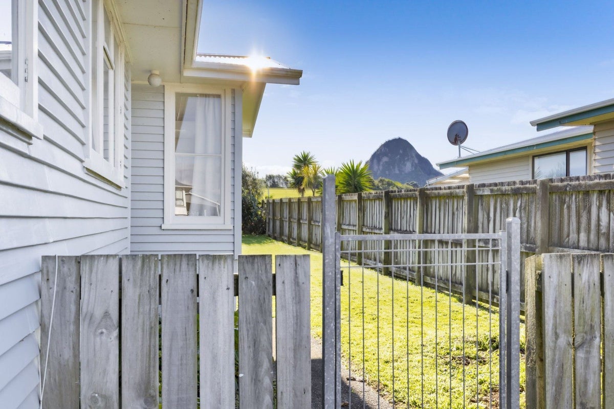 44 Marama Crescent, Spotswood, New Plymouth - Carousel 2