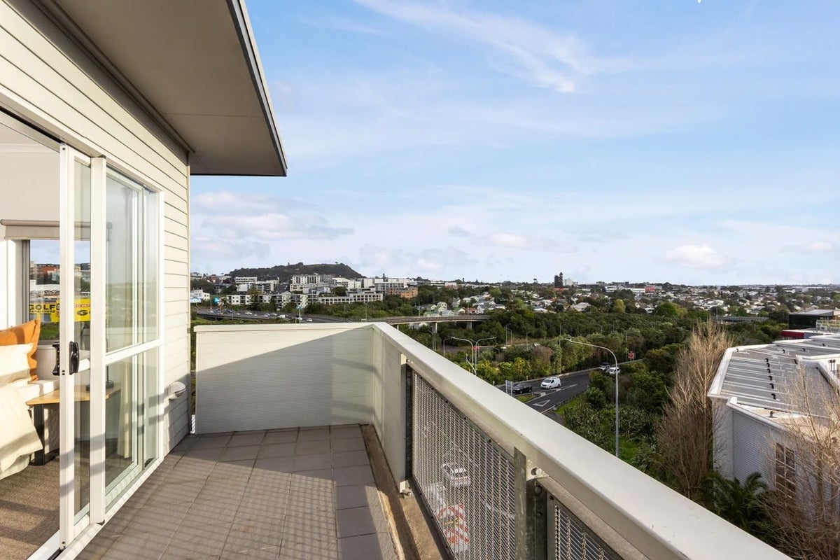 4D/1 Ophir Street, Newton, Auckland - Carousel 1