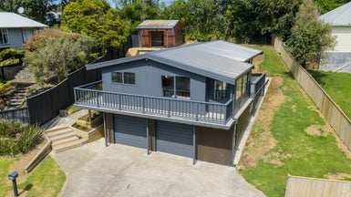 25 Herekawe Drive, Spotswood, New Plymouth - Carousel 1
