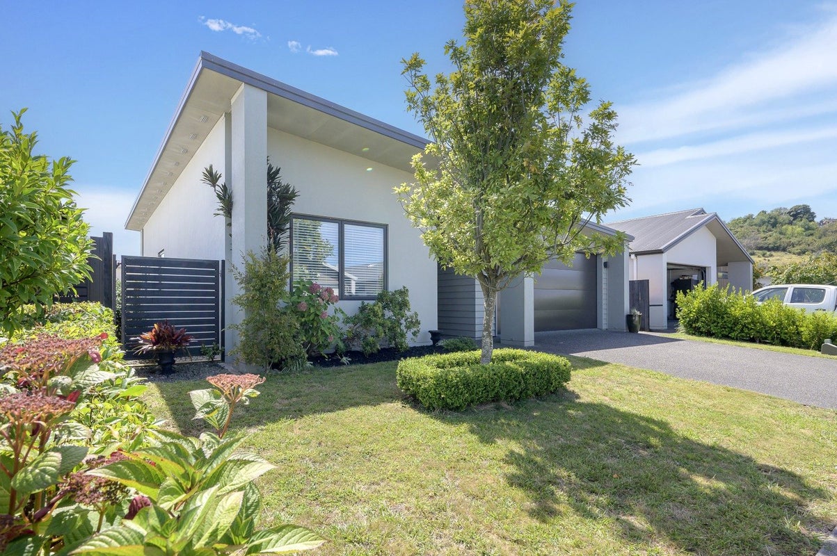 2 Jacob Street, Brookfield, Tauranga - Carousel 2