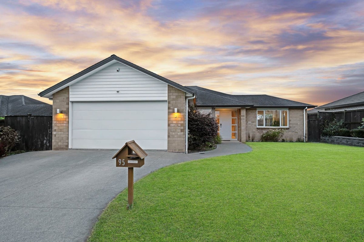 95 Parkhaven Drive , Rosehill, Papakura - Carousel 1
