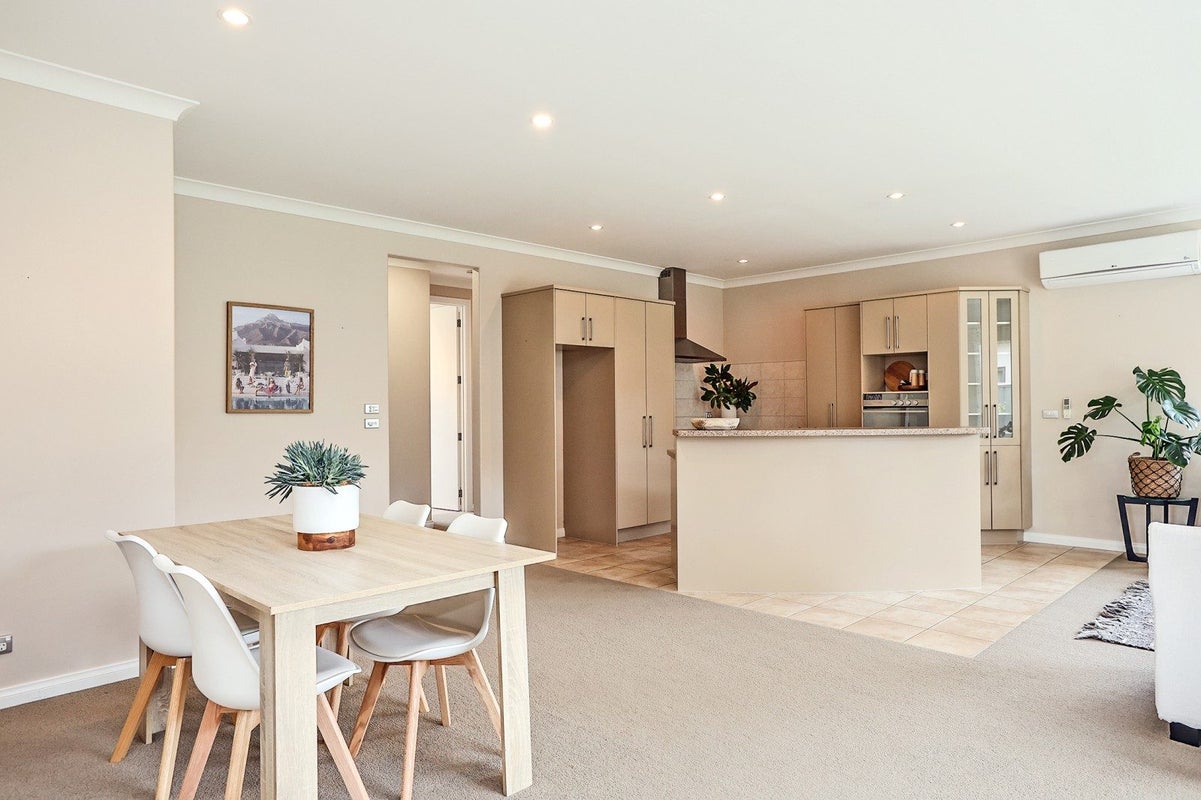 7 Hunter Drive, Awatoto, Napier - Carousel 1