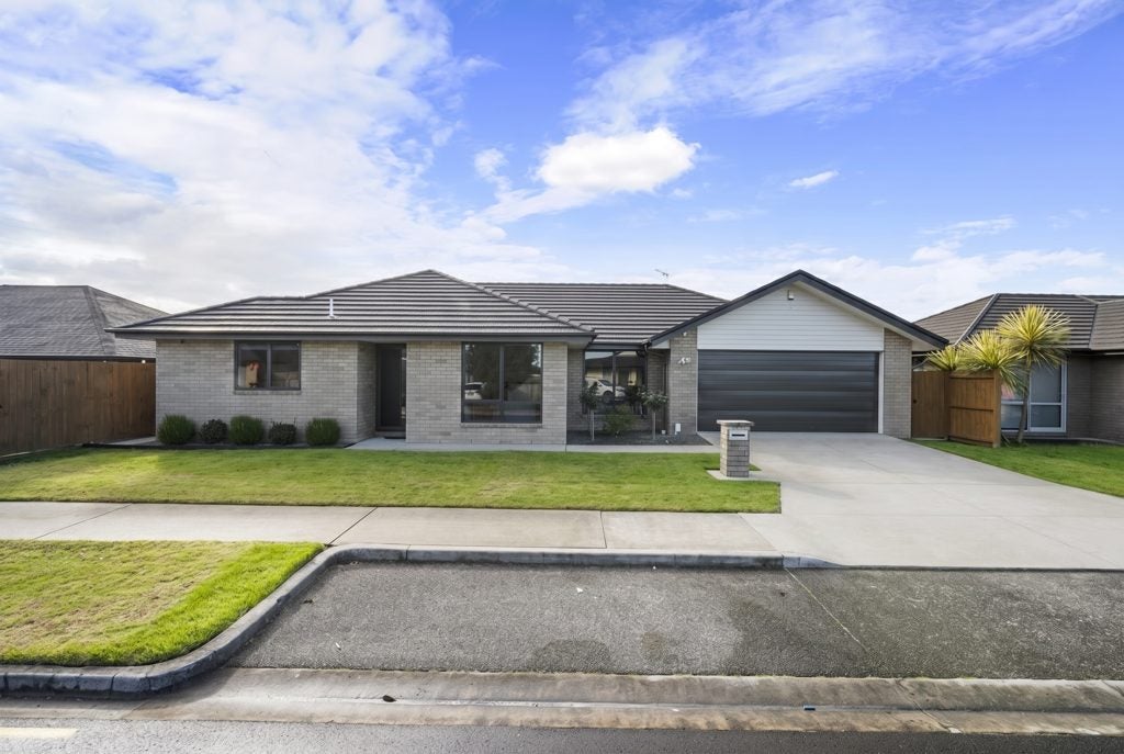 9 Dalray Avenue, Takanini, Auckland - Carousel 1