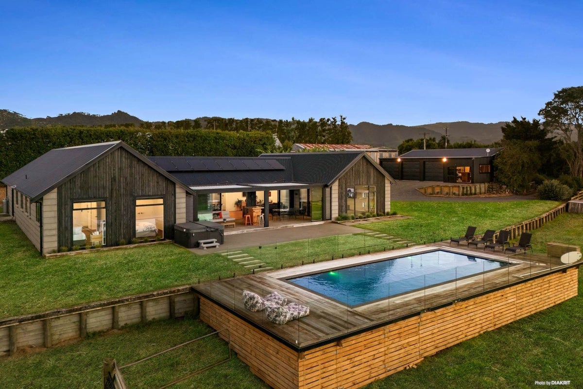 51 Hull Road, Tuakau - Carousel 1