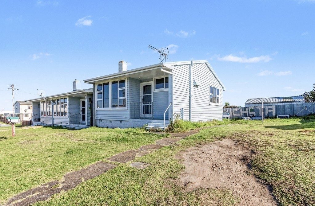 1 Tiki Street, Castlecliff, Whanganui - Carousel 2
