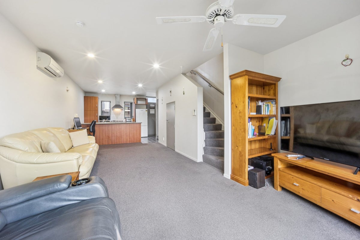 67/42 Holly Street, Avondale, Auckland - Carousel 1