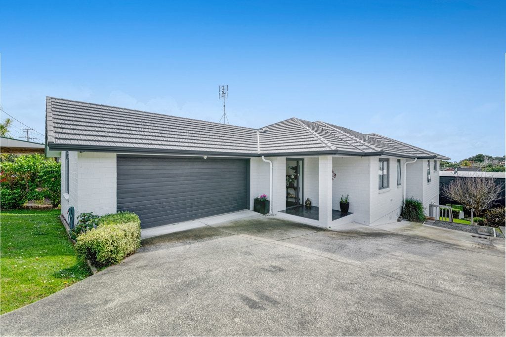 7 Moffat Road, Red Beach, Whangaparaoa - Carousel 2