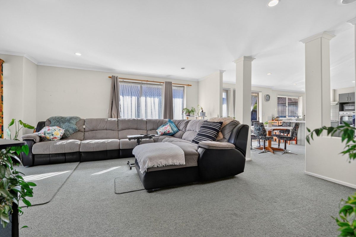 11 Arlington Court, Rototuna North, Hamilton - Carousel 2