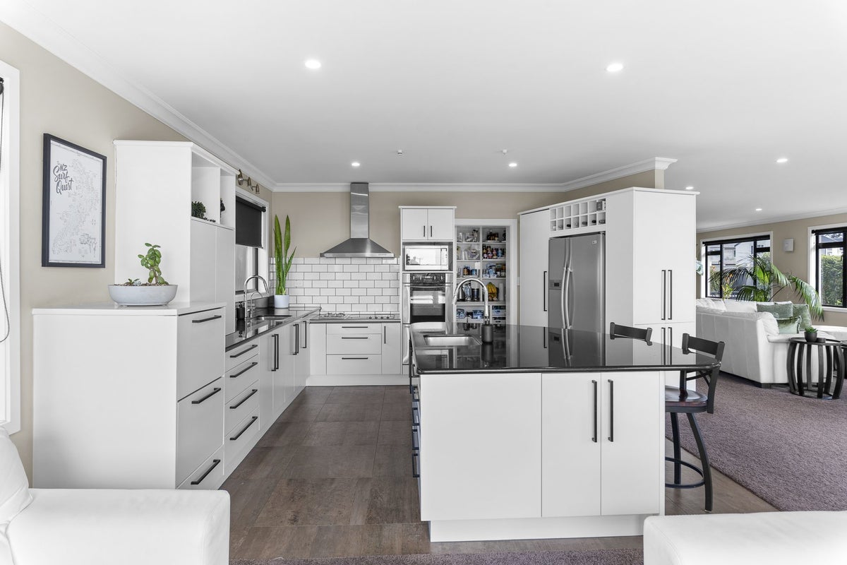 1 Arden Place, Oakura, Oakura - Carousel 2