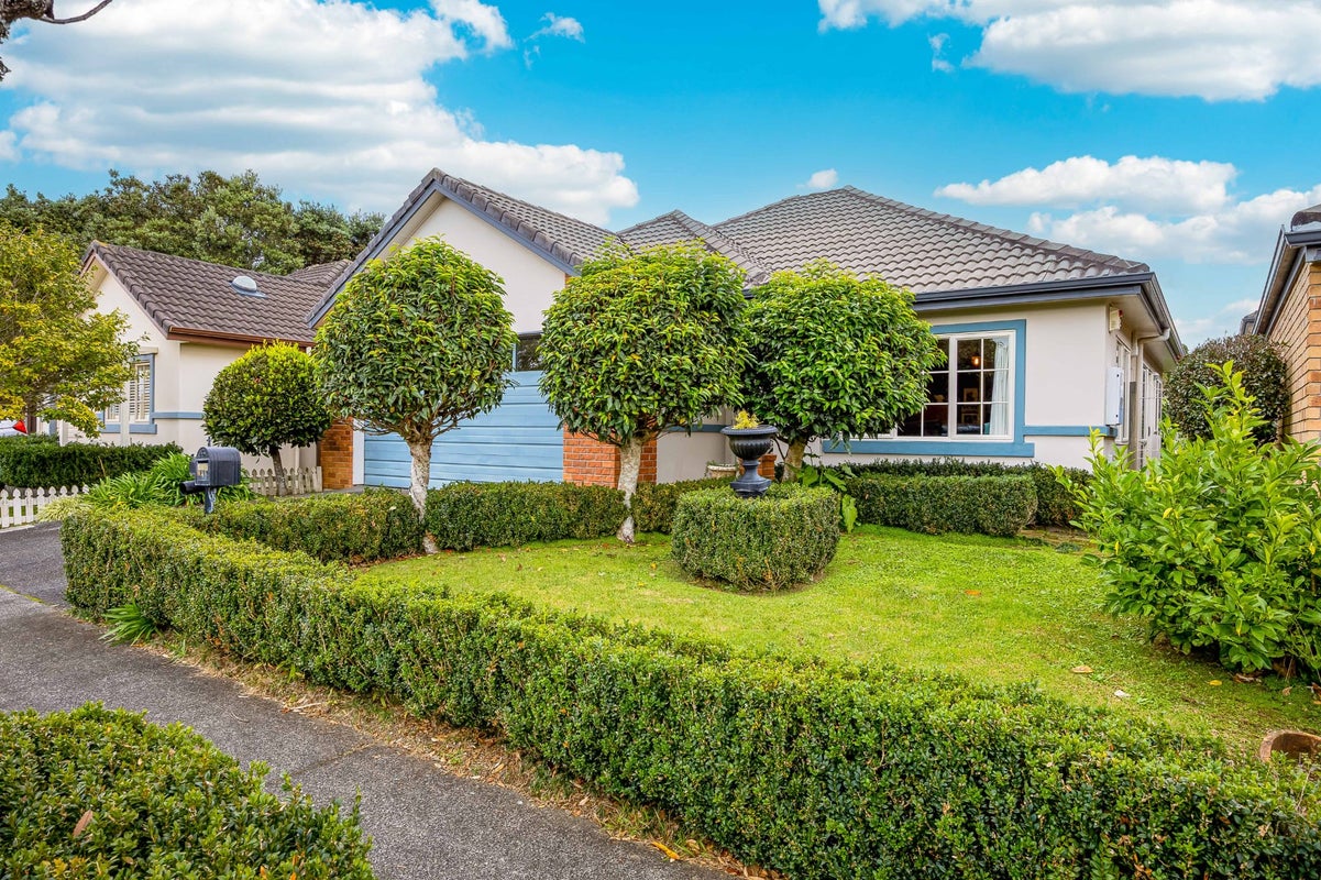 4 Applebox Lane, Henderson, Auckland - Carousel 1