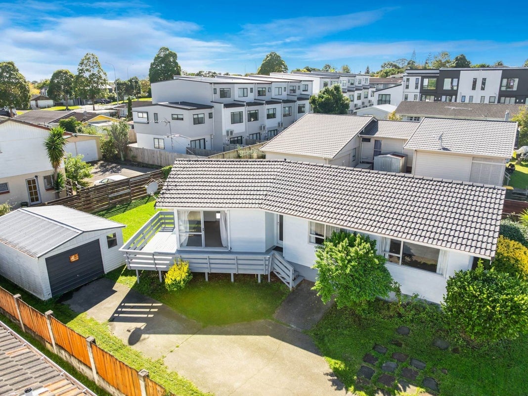 33 Archmillen Avenue, Pakuranga Heights, Auckland - Carousel 1