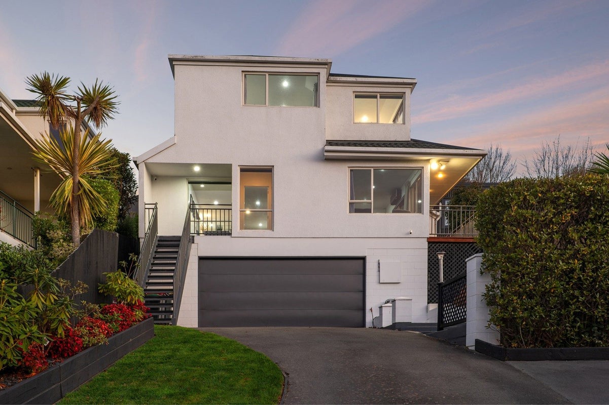2/6 Pentonville Close, Westmorland, Christchurch - Carousel 26
