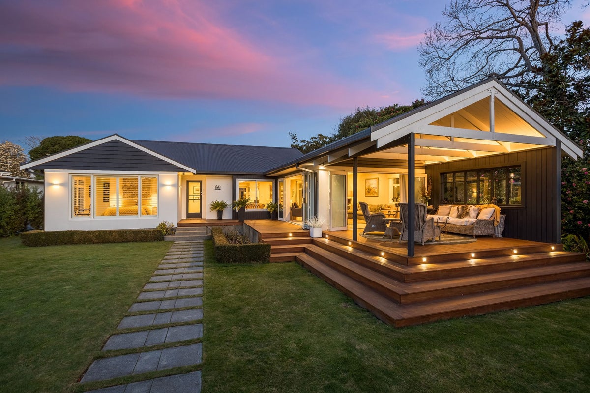 7 Ernlea Terrace, Cashmere, Christchurch - Carousel 1
