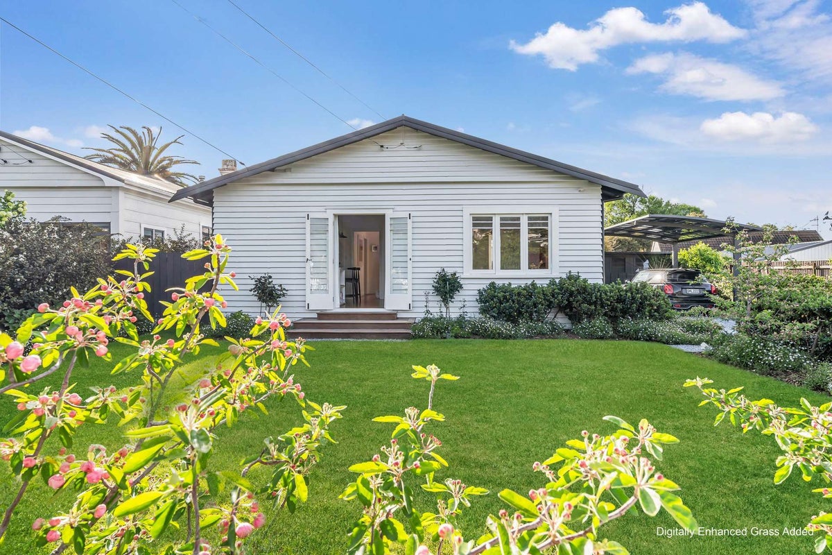 2/52 Muritai Street, Tahunanui, Nelson - Carousel 1