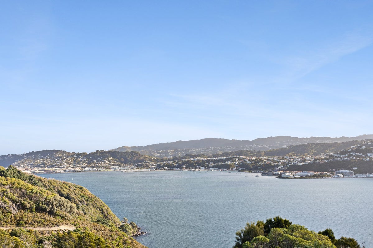 125 Akaroa Drive, Maupuia, Wellington - Carousel 2
