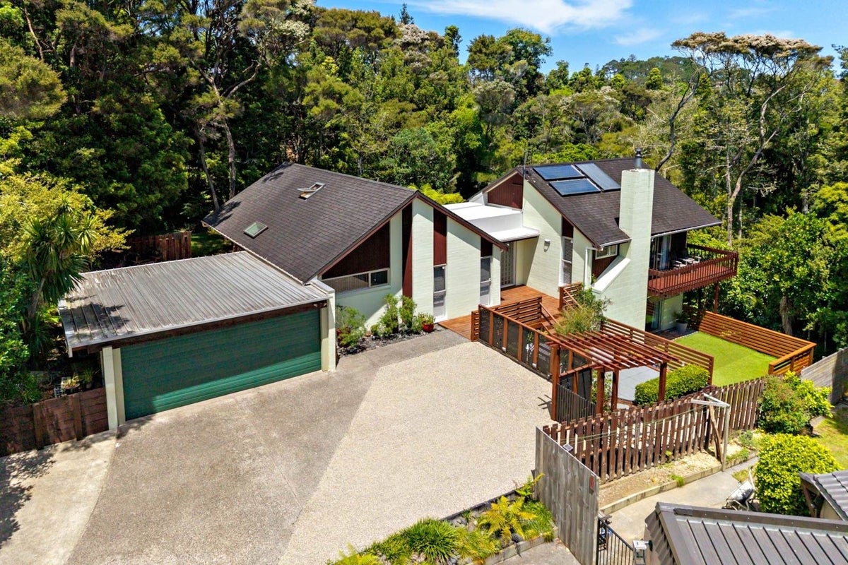 14 Langstone Place, Chatswood, Auckland - Carousel 1