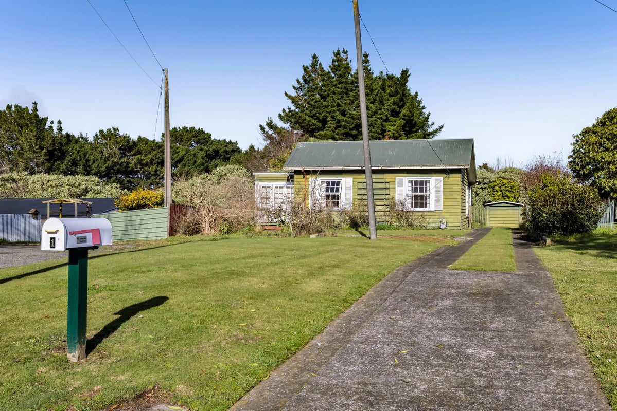 1 Ropata Street, Hawera - Carousel 1