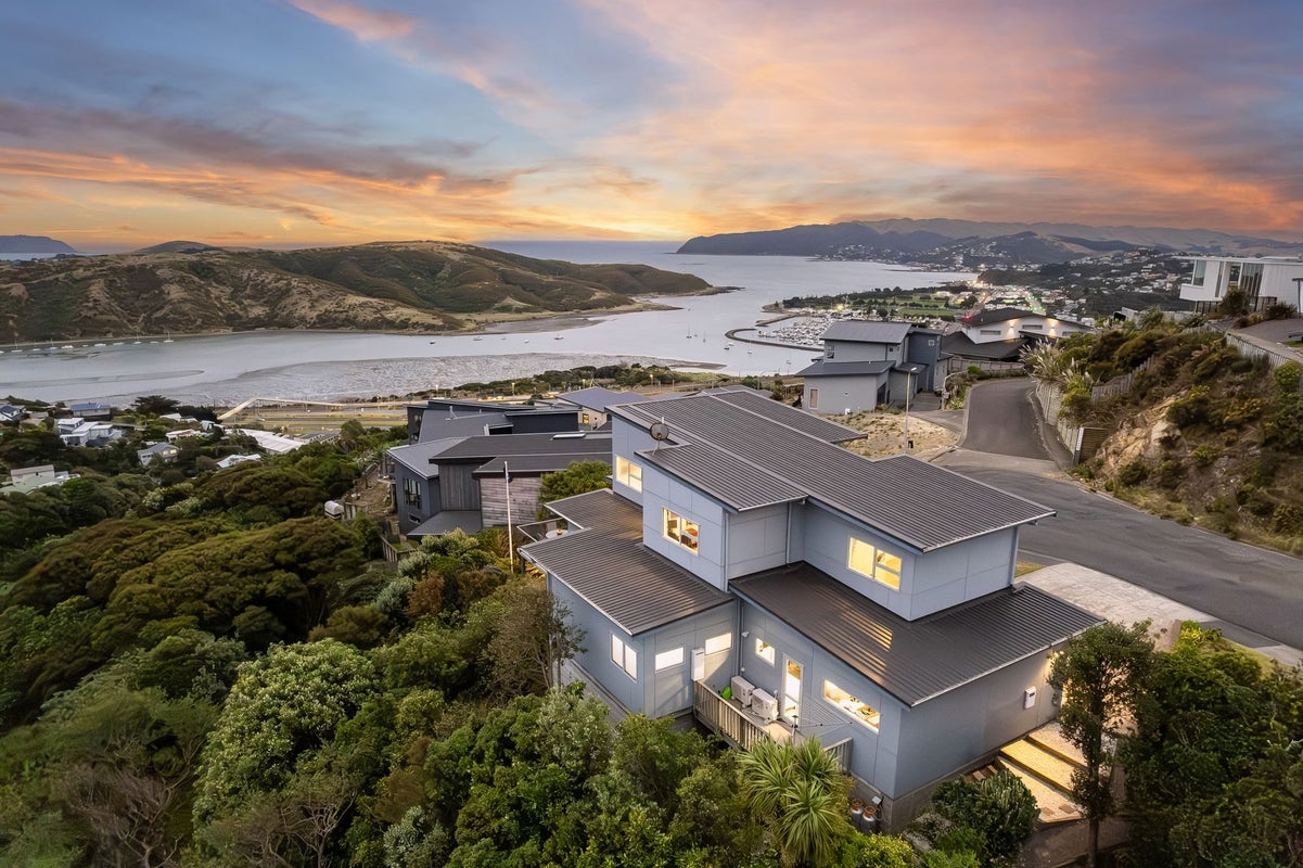 5 Seascape View, Paremata, Porirua - Carousel 1