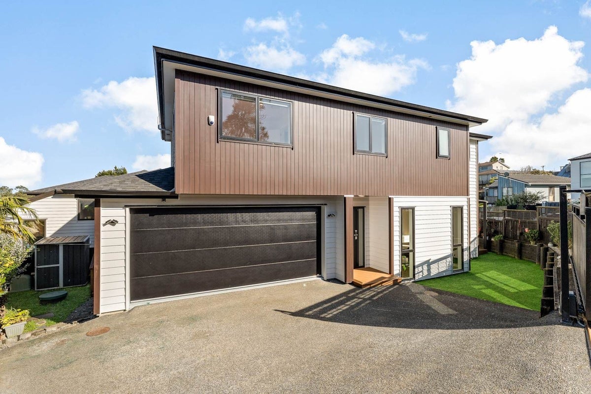 5C Woodhouse Place, West Harbour, Auckland - Carousel 1