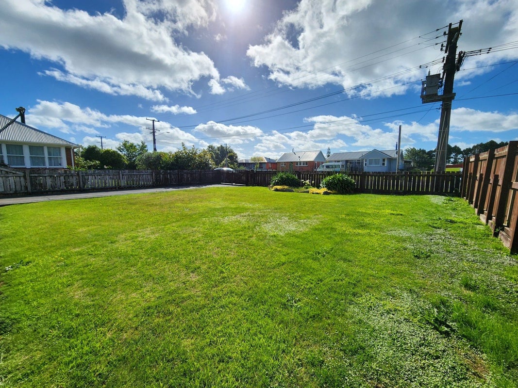 61 Richmond Street, Cobden, Greymouth - Carousel 24