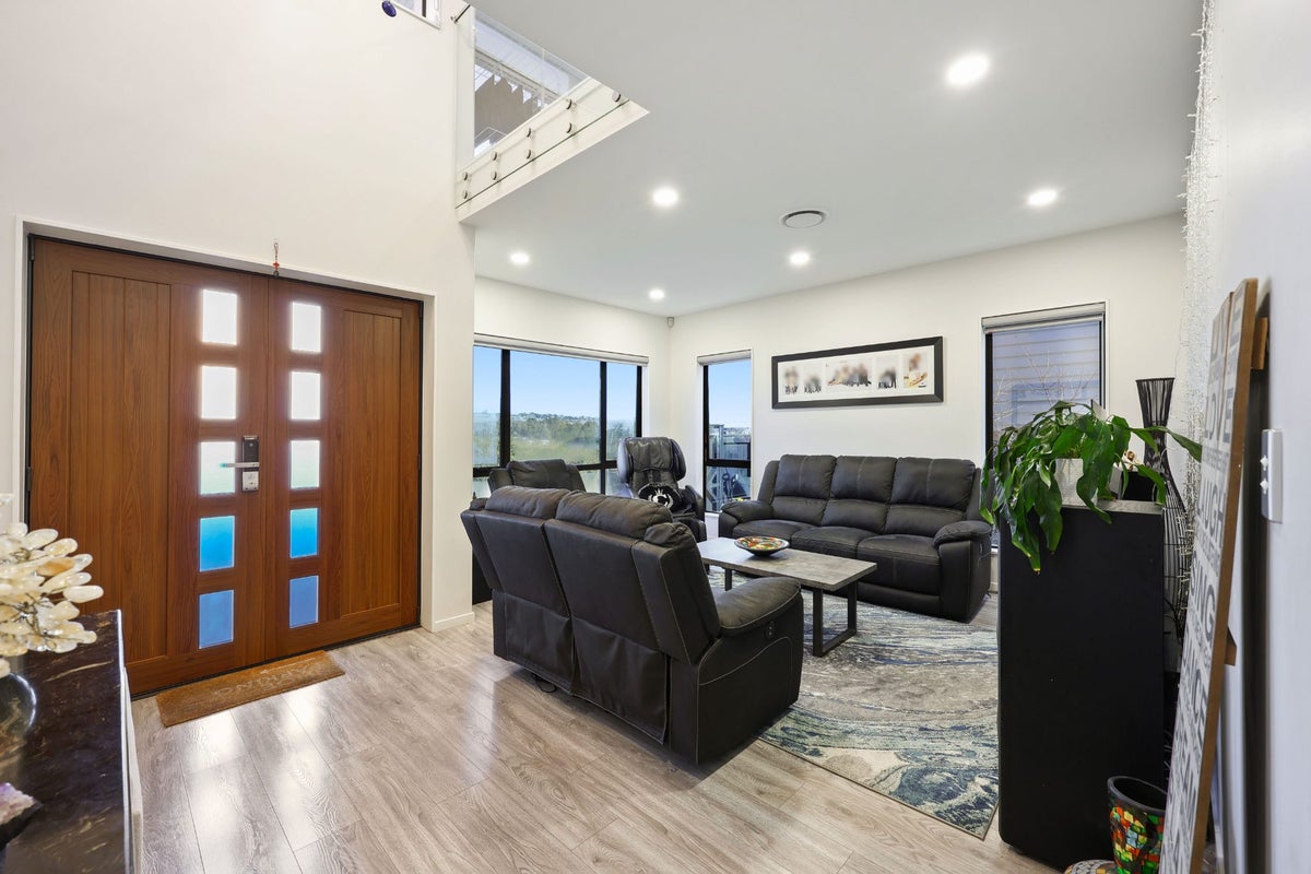 14 Taketonga Road, Flat Bush, Manukau City, Auckland - Carousel 2