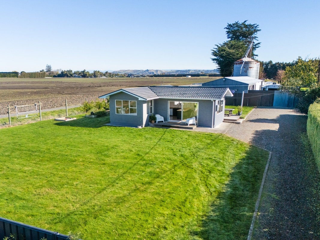 29 The Loop, Meeanee, Napier - Carousel 26