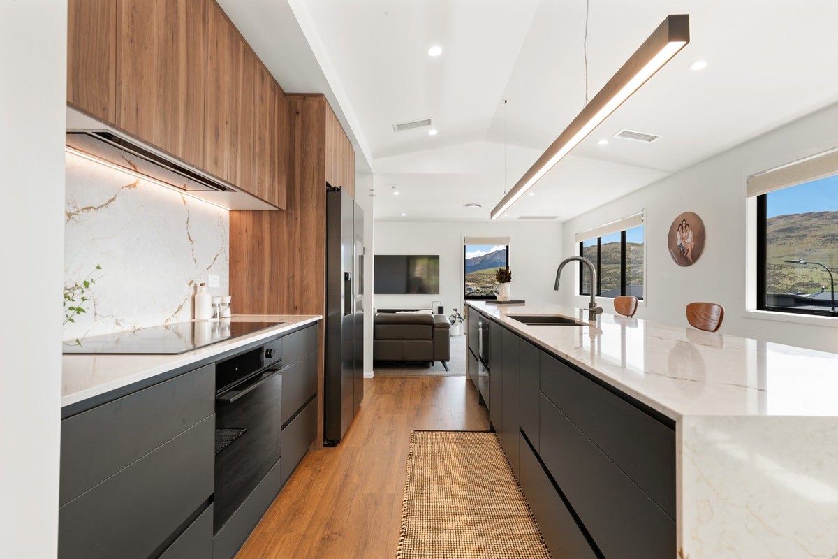 27 Muster Road, Jacks Point, Queenstown - Carousel 1