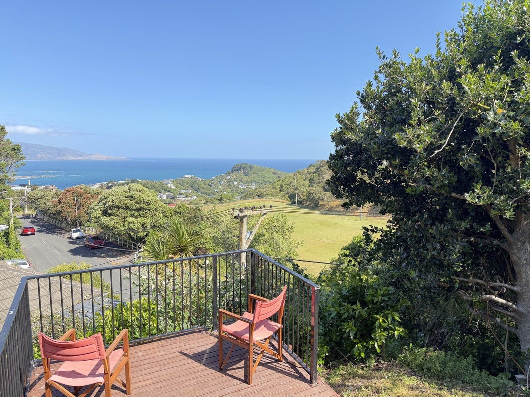 7 Houghton Bay Road, Houghton Bay, Wellington - Carousel 1