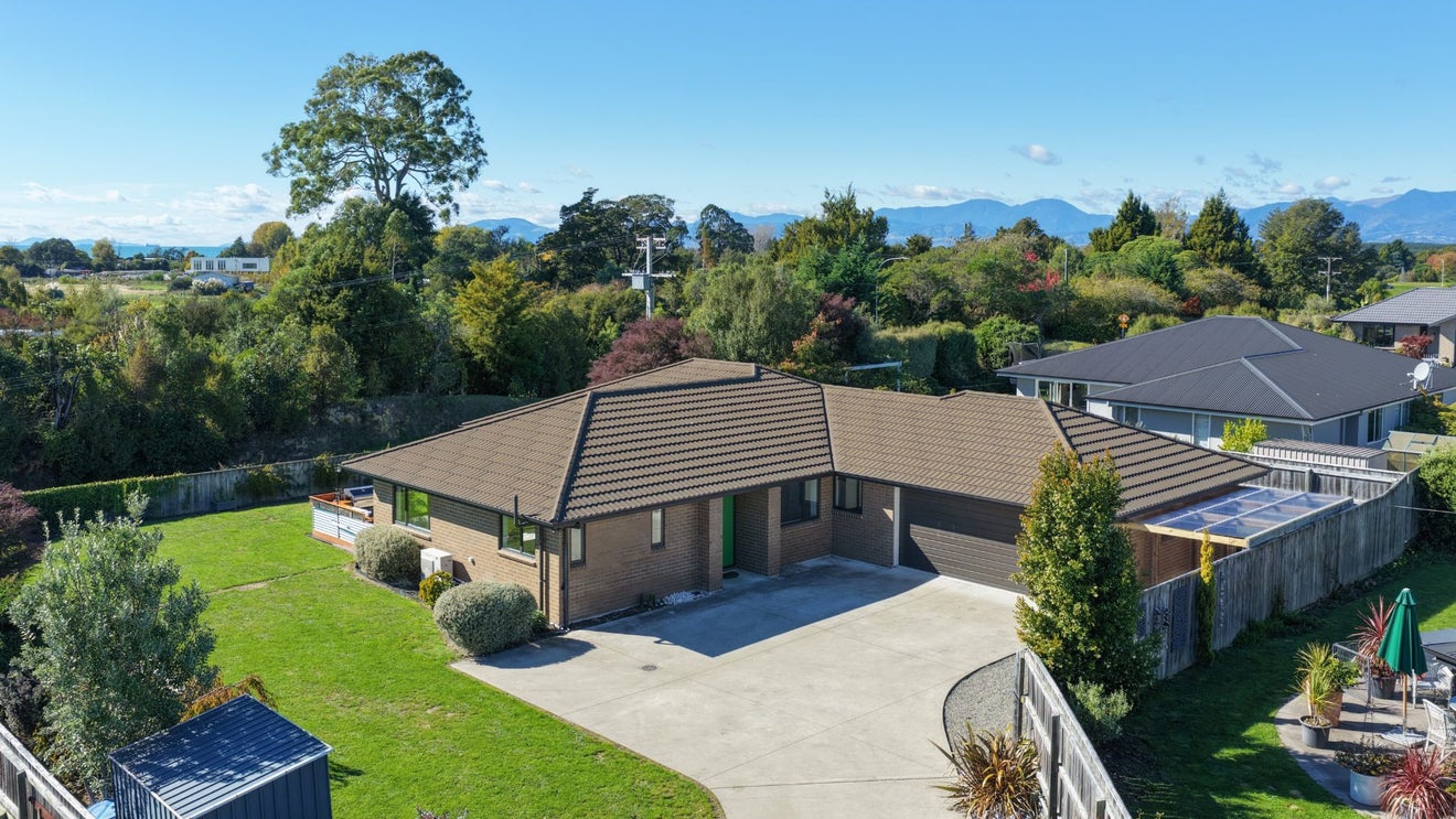 10 Les Wakefield Road, Mapua - Carousel 1